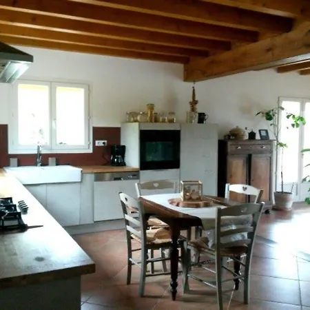 Les Cimes Bed & Breakfast *